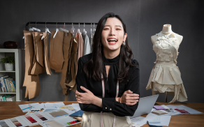 随着工业革命的爆发，世界发生了翻天覆地的变化，大规模生产成为可能