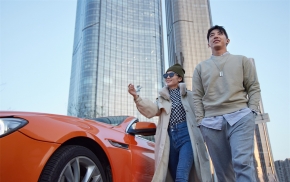 青春洋溢：年轻男女的青春气息