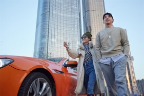 青春洋溢：年轻男女的青春气息