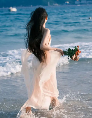 随着人们生活水平的提高和国际交流的增加，越来越多的老龄伴侣选择出国旅游