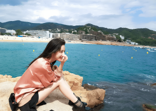 当今21世纪视觉信息时代，设计不仅仅是图像的组合